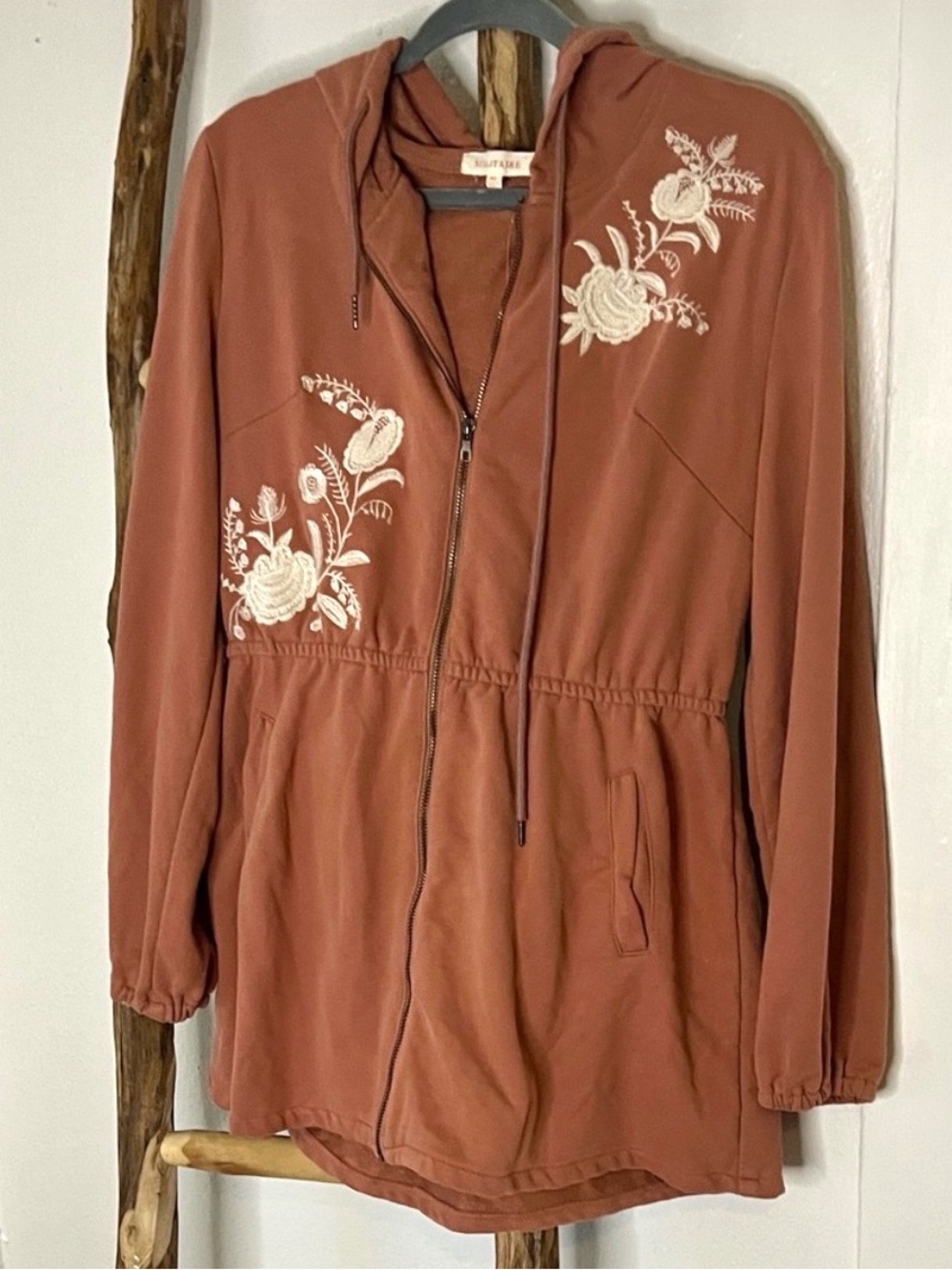Solitaire Women'sTerra Cotta Rust Ivory Embroidered Floral Long Zip Up Hoodie XL